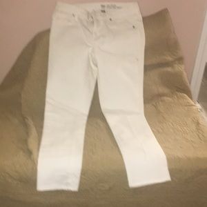 White gap girlfriend jeans size 4 never been worn